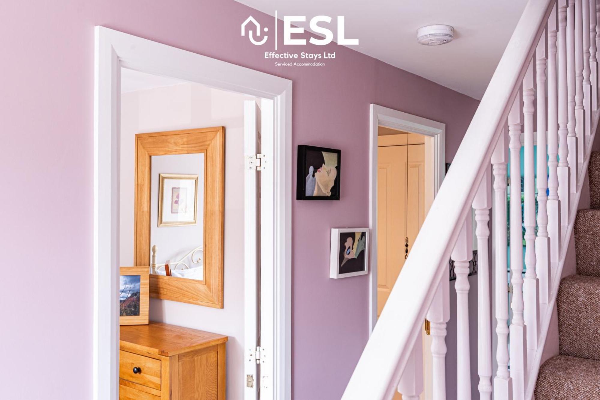 4 Bedroom Townhouse 10Mins Walk From Shrewsbury Town Centre With Parking Exterior photo